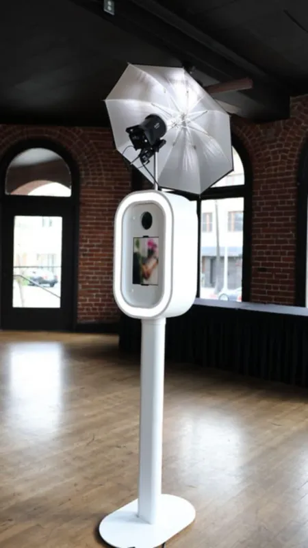 Unlimited Prints DSLR Booth image