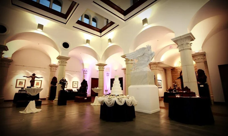 Wedding-Sculpture Atrium image